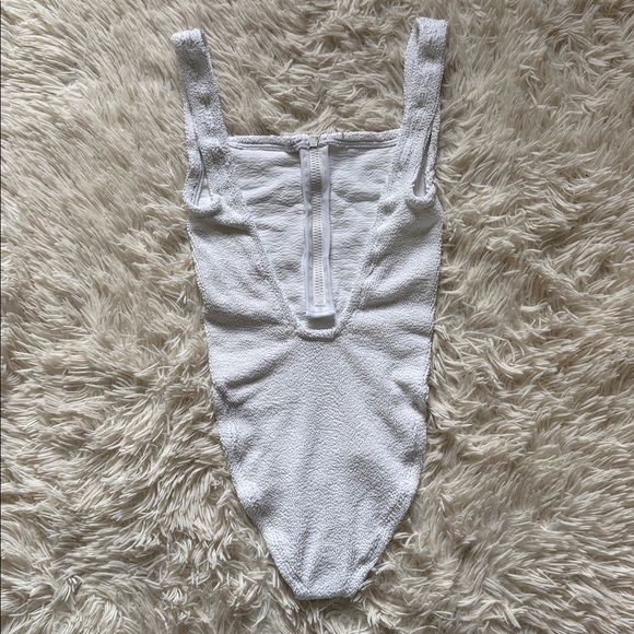 NWT Hunza G Dallas White One-Piece Swimsuit - Picture 10 of 14